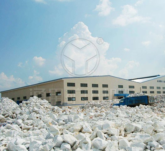 通用礦山機(jī)器重質(zhì)碳酸鈣應(yīng)該選用哪種磨粉機(jī)？