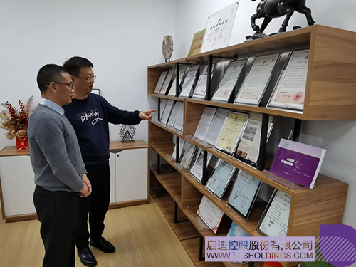 1735866922168715.jpg ccc992518b9eb58cfe59fb610db5a8fa5e5.jpg